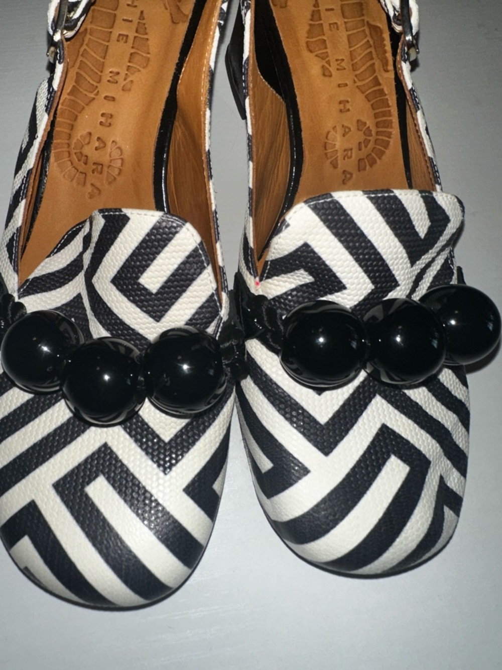 Chie Mihara Black and White Geometric Slingback Mules - Picture 6 of 15